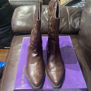 1 Brown cowboy boots damaged box